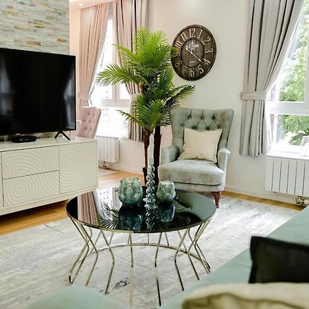 Fontana Apartmani Free Parking Тузла Екстер'єр фото