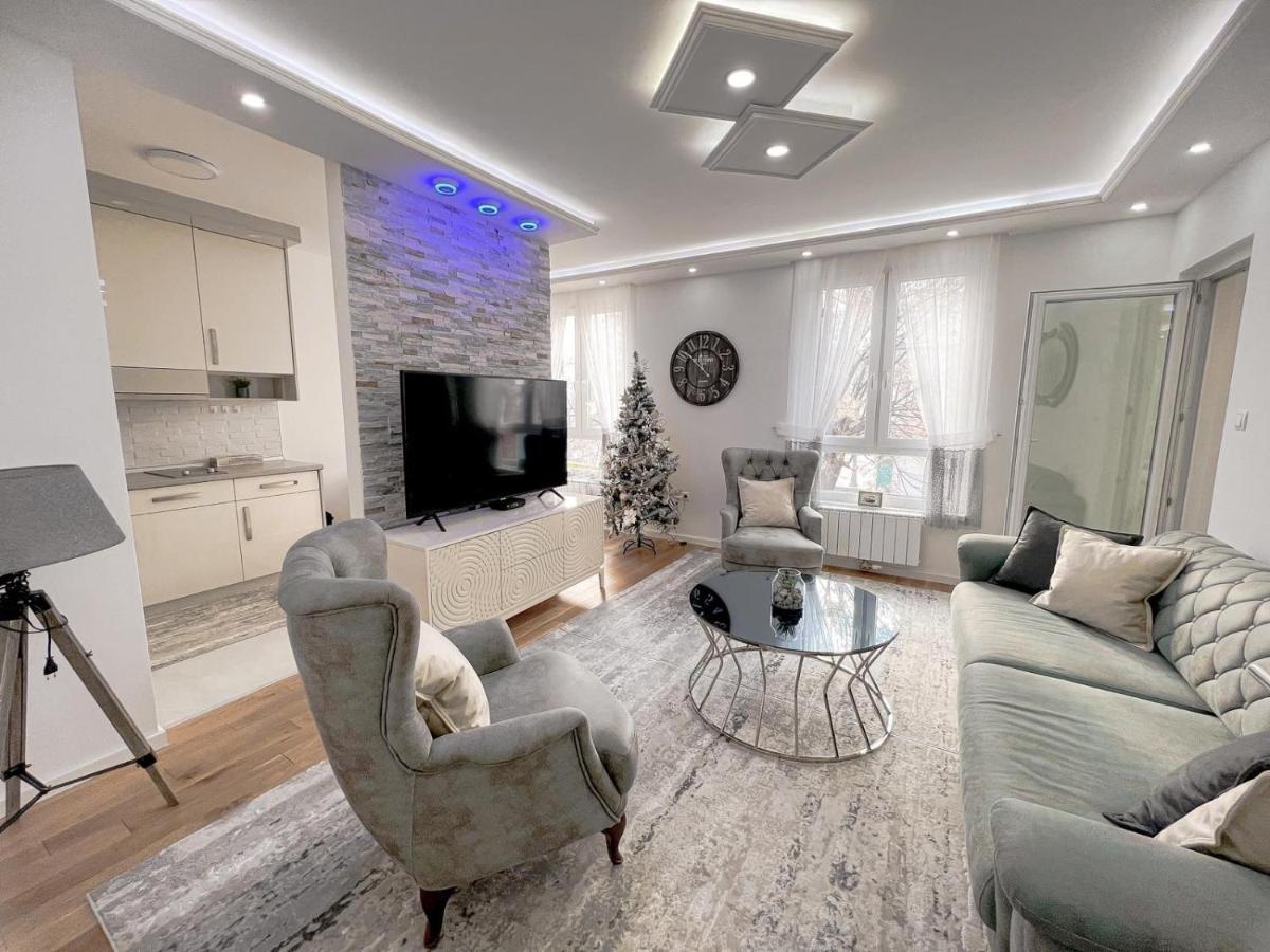 Fontana Apartmani Free Parking Тузла Екстер'єр фото