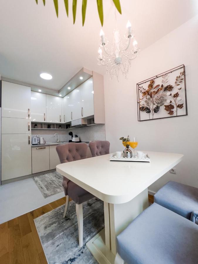 Fontana Apartmani Free Parking Тузла Екстер'єр фото