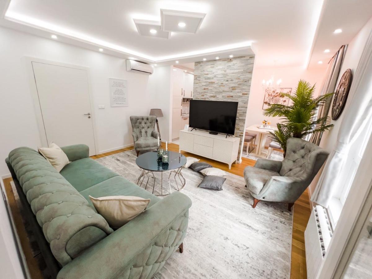 Fontana Apartmani Free Parking Тузла Екстер'єр фото